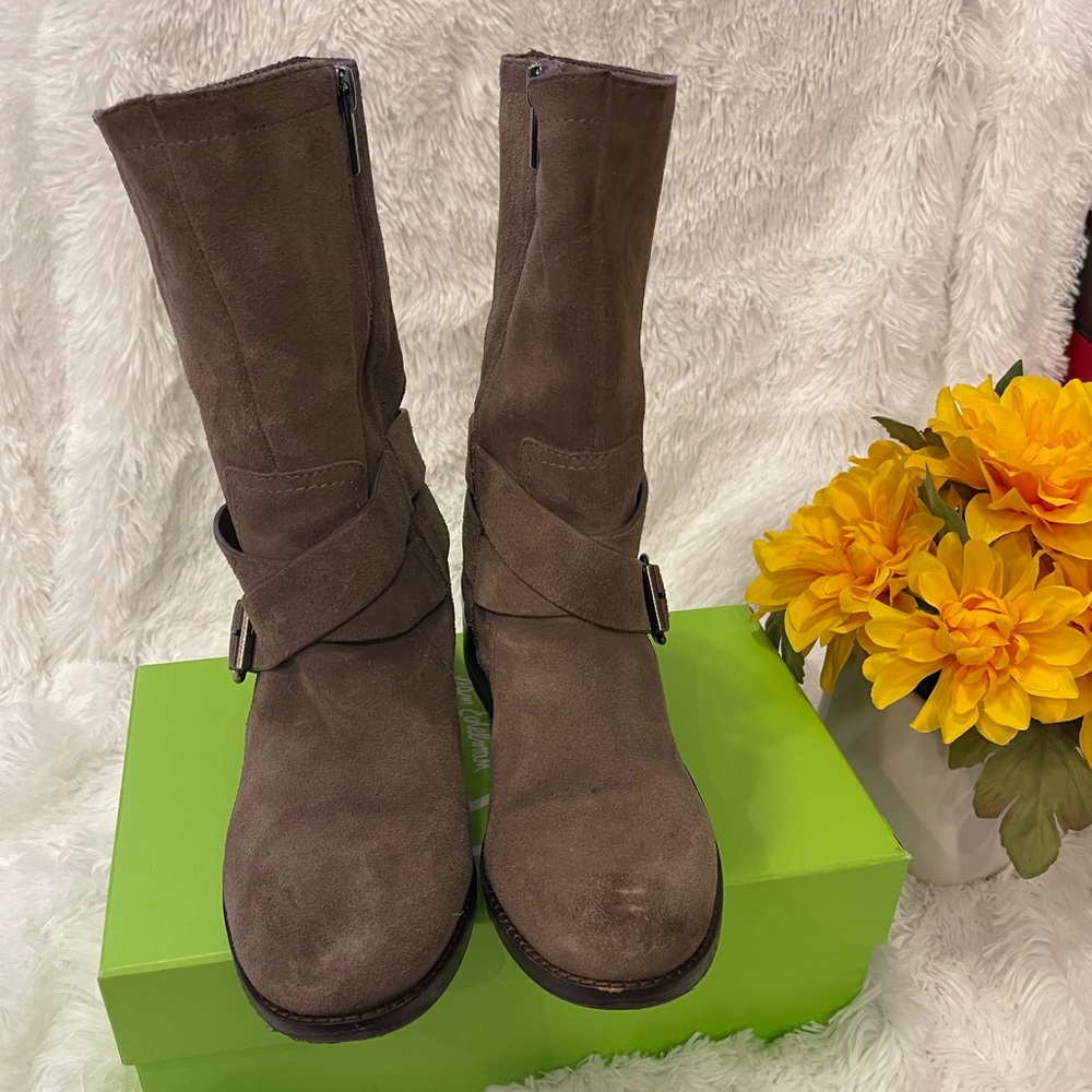 Vince Camuto Biege Suede Boots Size 8.5